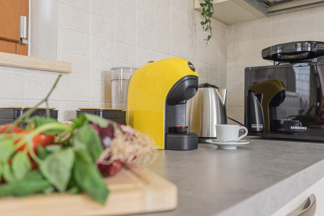 Hygge Family Apartment - One Step Away From The Lake!!! Сирмионе Экстерьер фото