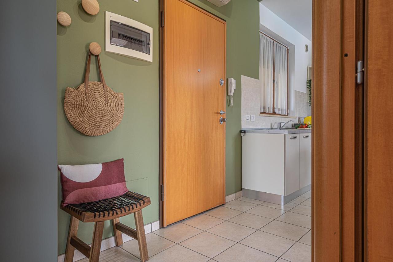 Hygge Family Apartment - One Step Away From The Lake!!! Сирмионе Экстерьер фото