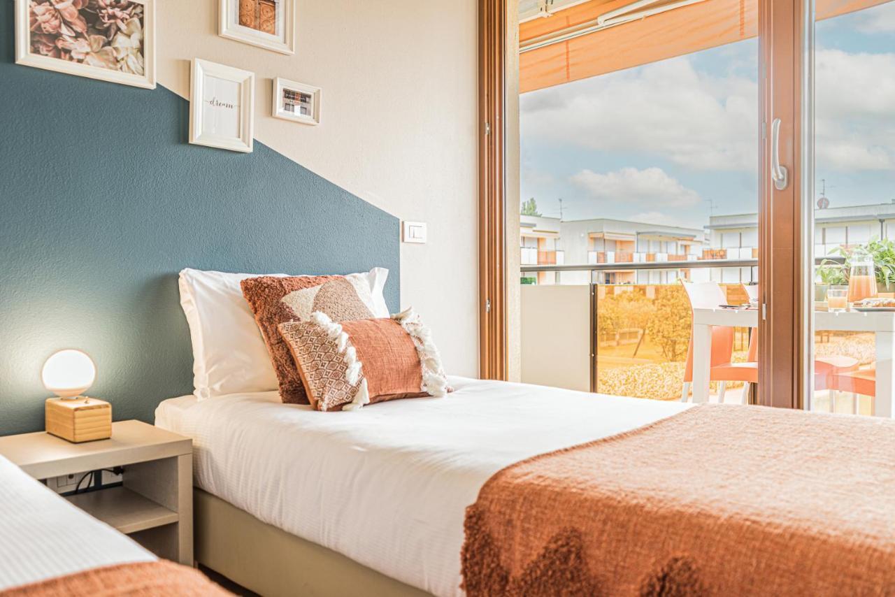 Hygge Family Apartment - One Step Away From The Lake!!! Сирмионе Экстерьер фото