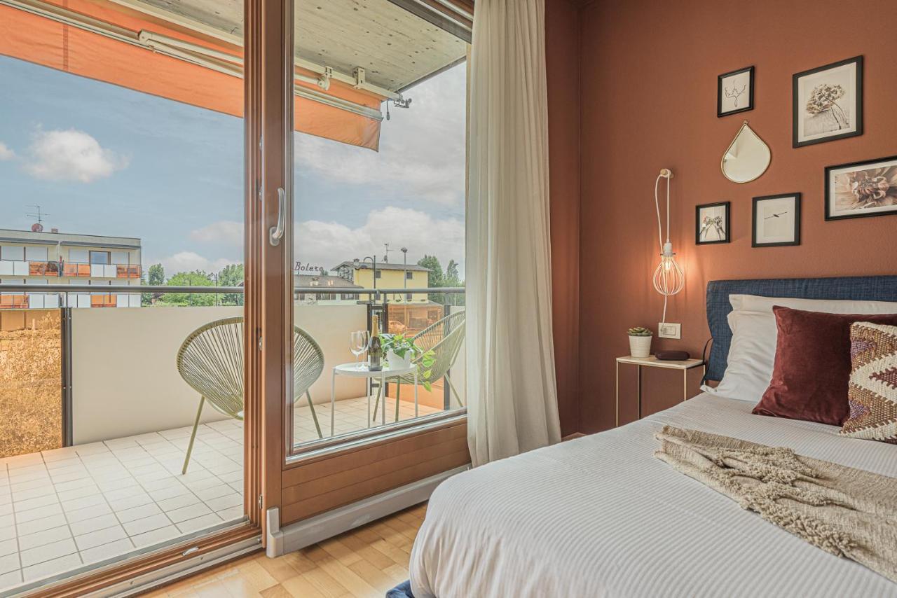 Hygge Family Apartment - One Step Away From The Lake!!! Сирмионе Экстерьер фото