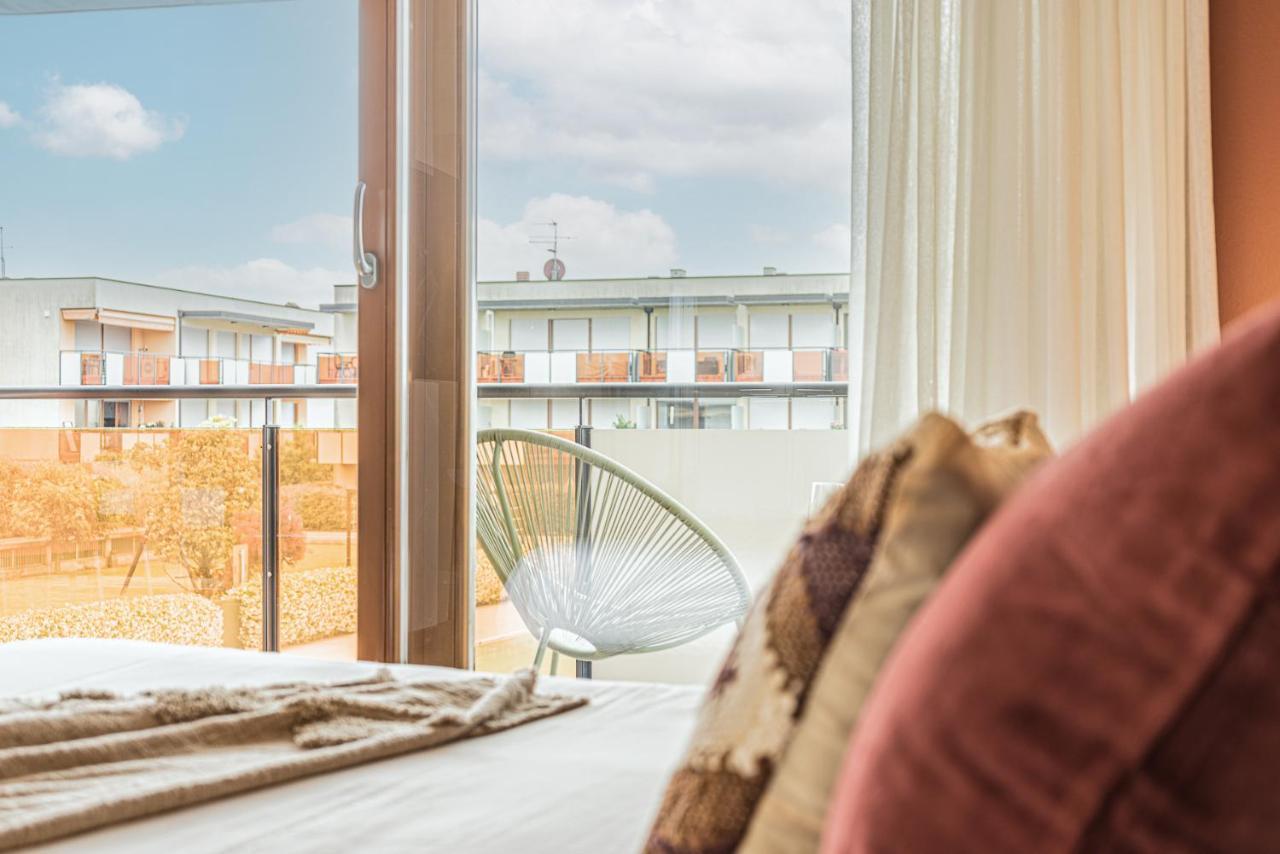 Hygge Family Apartment - One Step Away From The Lake!!! Сирмионе Экстерьер фото