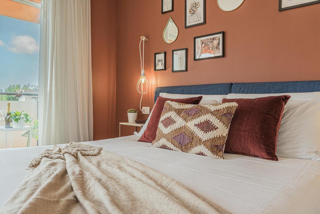 Hygge Family Apartment - One Step Away From The Lake!!! Сирмионе Экстерьер фото