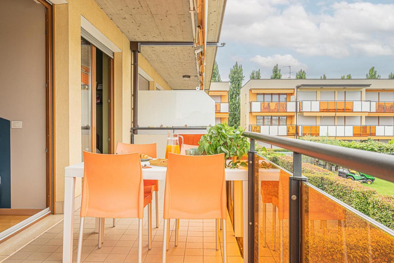 Hygge Family Apartment - One Step Away From The Lake!!! Сирмионе Экстерьер фото