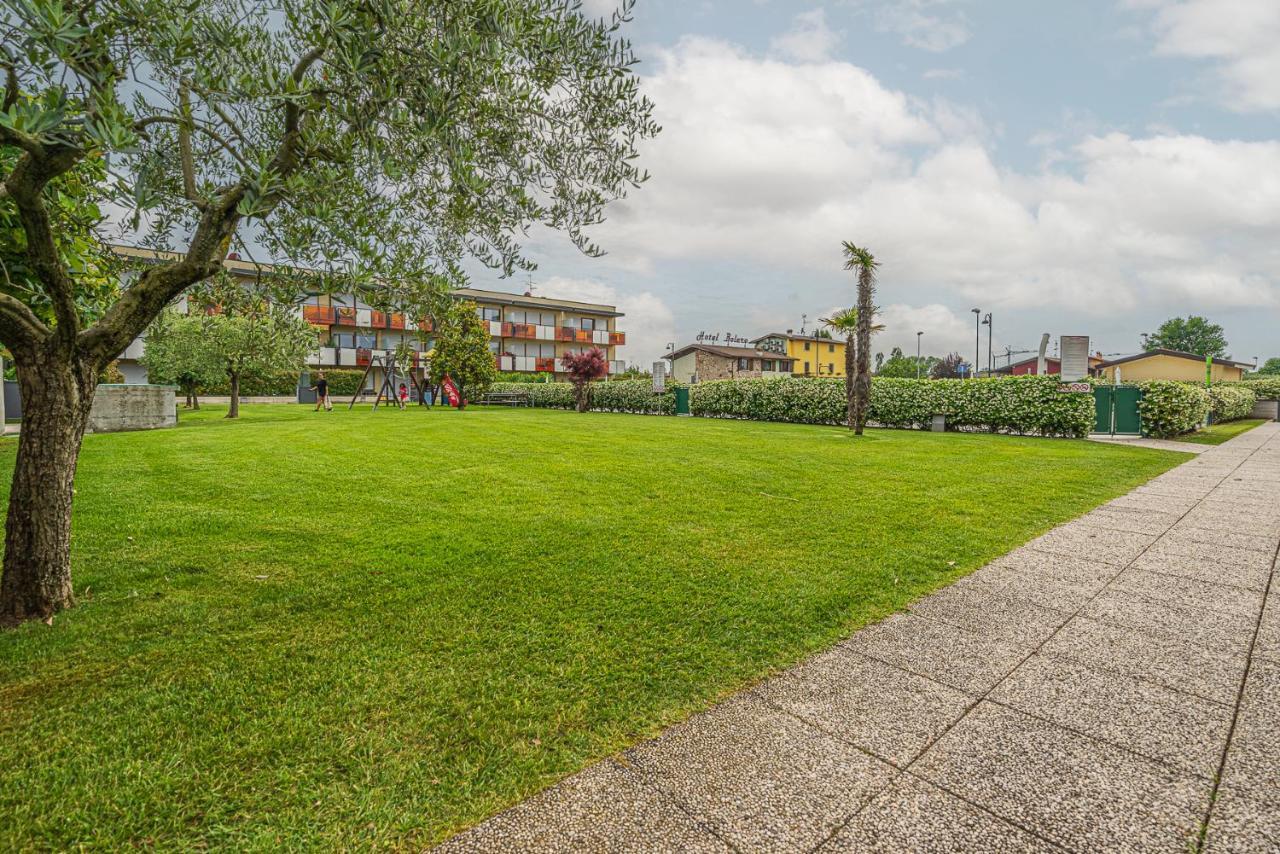 Hygge Family Apartment - One Step Away From The Lake!!! Сирмионе Экстерьер фото
