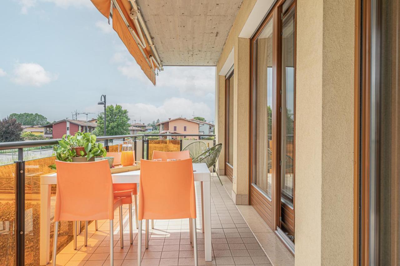 Hygge Family Apartment - One Step Away From The Lake!!! Сирмионе Экстерьер фото