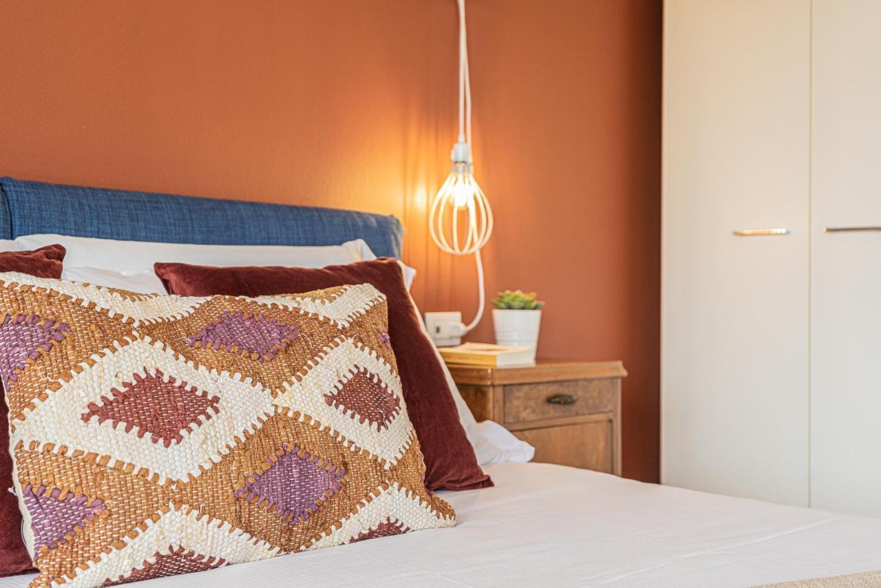 Hygge Family Apartment - One Step Away From The Lake!!! Сирмионе Экстерьер фото
