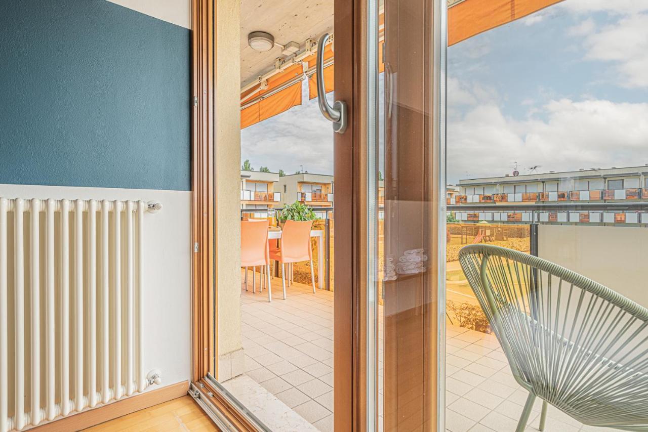 Hygge Family Apartment - One Step Away From The Lake!!! Сирмионе Экстерьер фото